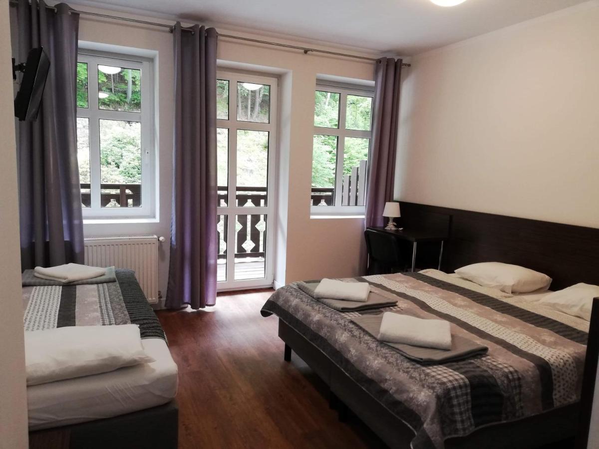Hotel Sloneczna à Międzygórze Extérieur photo